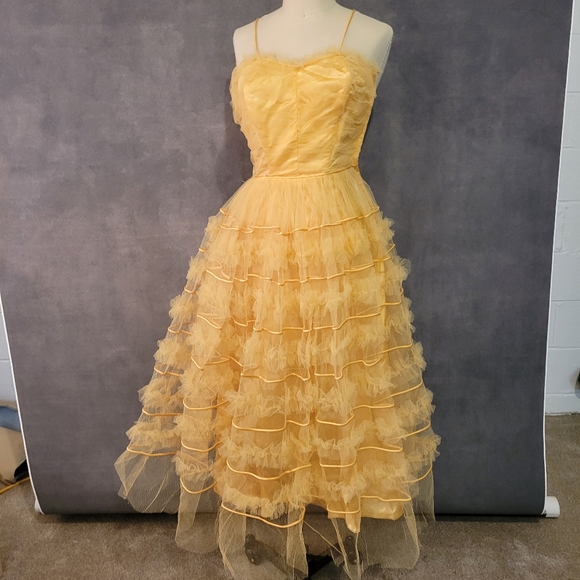 Vintage gold cupcake dress - Picture 3 of 9